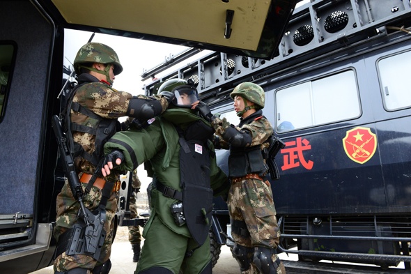 英國(guó)進(jìn)口MK5排爆服、SE153搜爆服各到貨20套！歡迎下單！