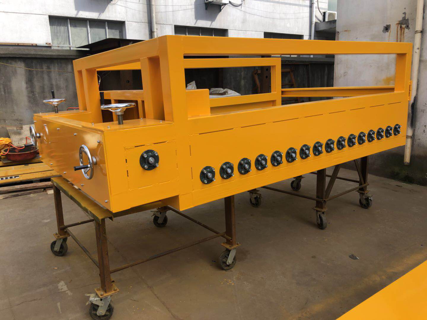 履帶式機(jī)器人綜合檢驗(yàn)臺(tái)