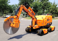 RXR-JM200GD消防破拆救援機(jī)器人 （4履帶、破拆機(jī)械臂、80國(guó)產(chǎn)消防水炮）